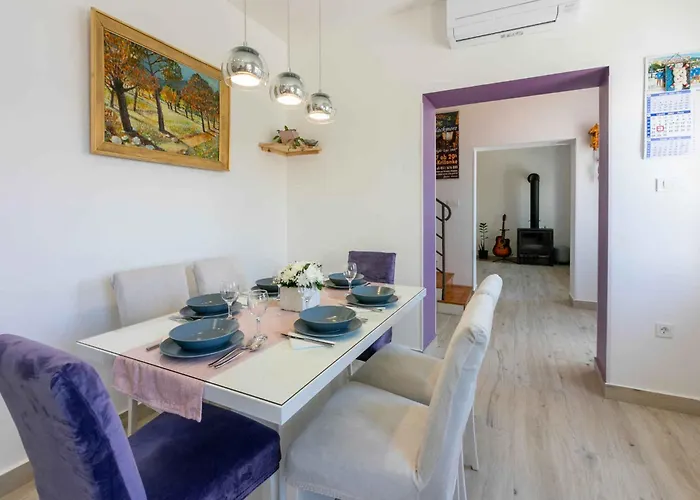 In 41691 بيت للعطل